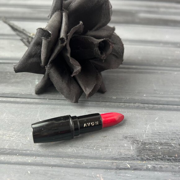 Avon Lipstick Brooch - Picture 2 of 9